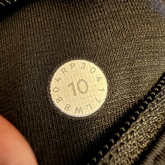 Rare Lululemon Circuit Breaker Skirt Shorts II Black 13” Retired Edition Sz 10 - Picture 9 of 9